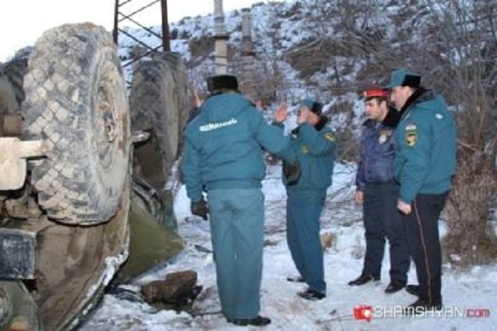 Машина, перевозившая армянских военнослужащих, упала в реку – 26 раненых - ФОТО
